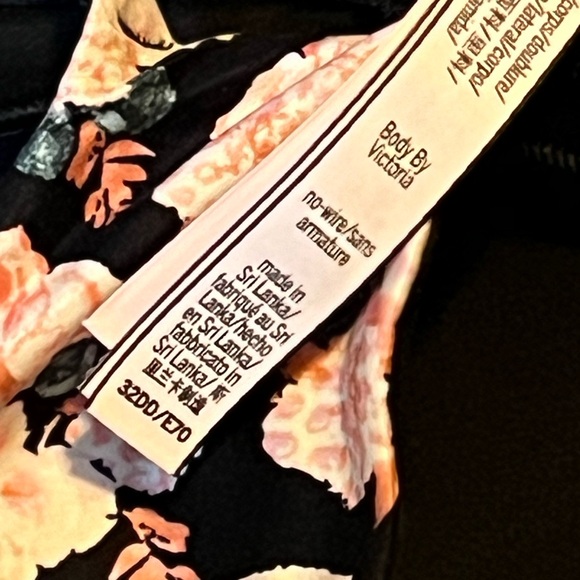 Victoria’s Secret Nursing Bra Bundle - Picture 4 of 4